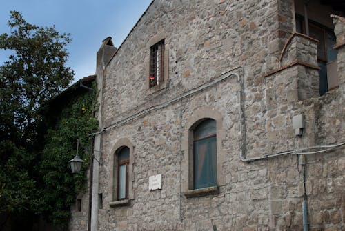 Darmowe zdjęcie z galerii z borgo, starożytny, światła uliczne