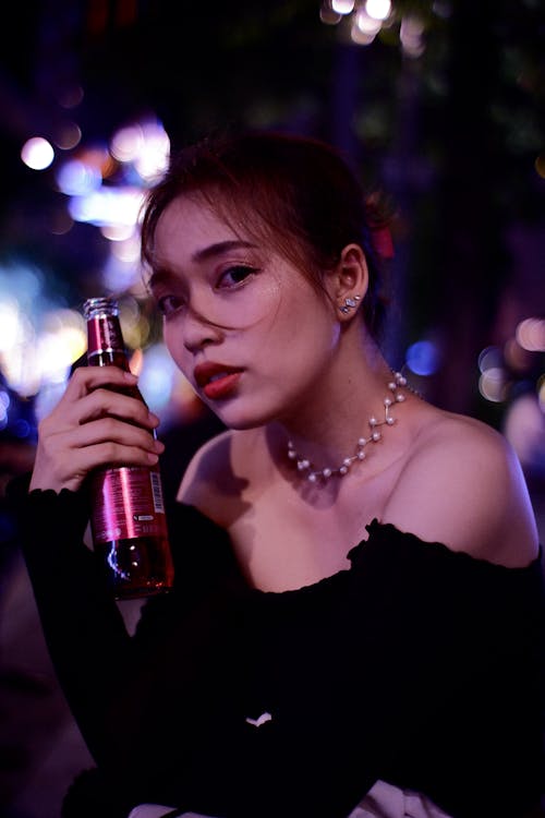 Gratis lagerfoto af asiatisk kvinde, drink, dybde