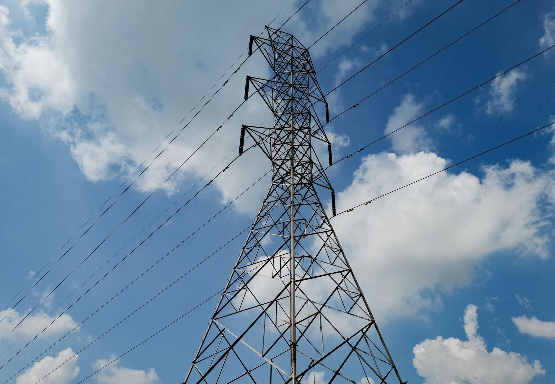 Biocombustíveis: Etanol e Biodiesel Impulsionam Energia Limpa Global