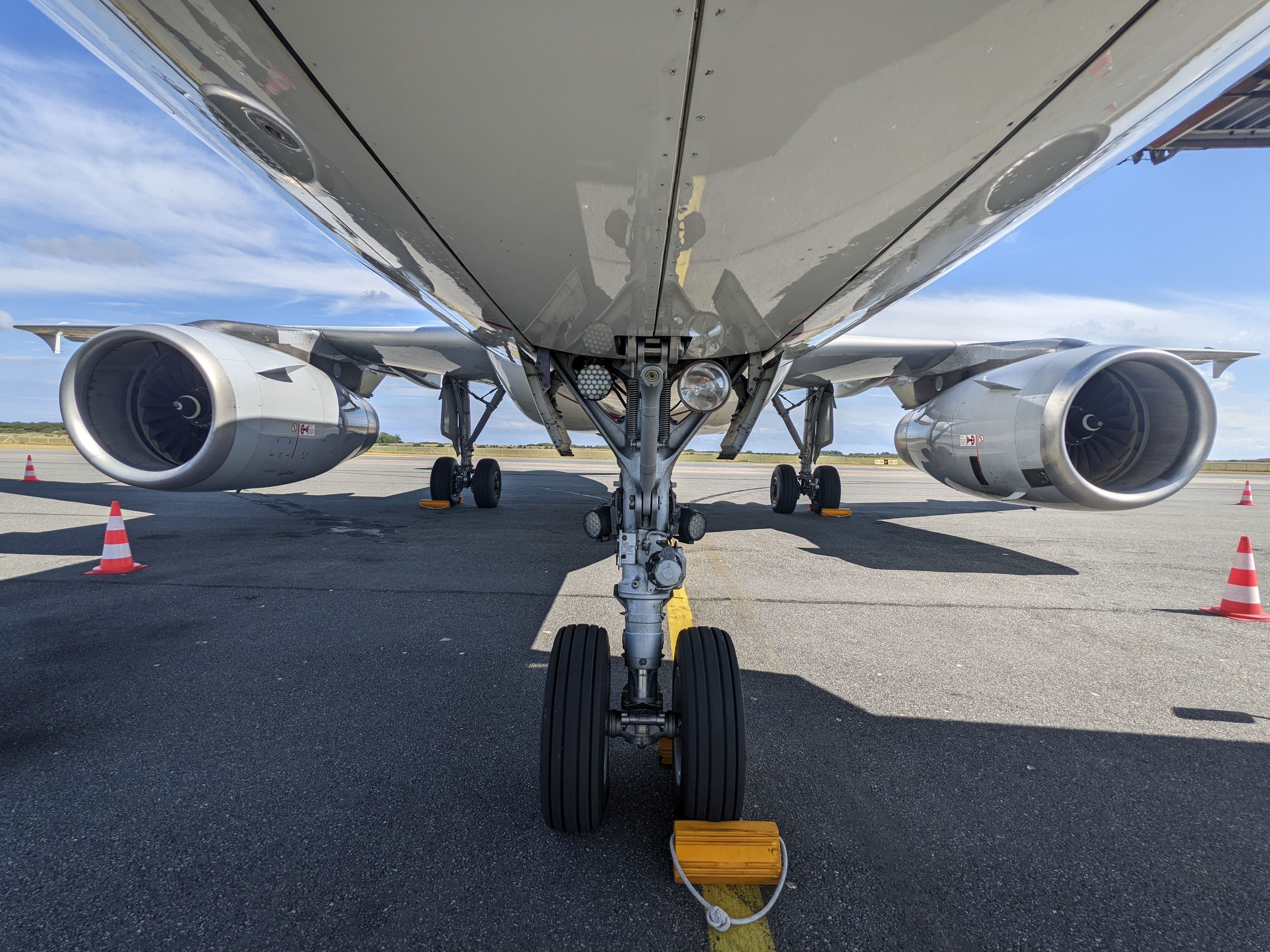 Morlaix-Ploujean Airport (LFRU), Morlaix/Ploujean — private jet cleaning