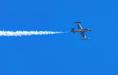 Foto stok gratis contrail, di udara, jejak kondensasi