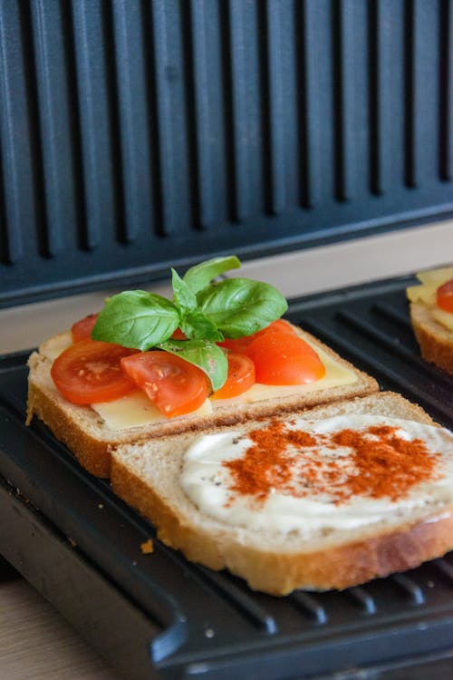 Gratis stockfoto met basilicum, belegd broodje, brood