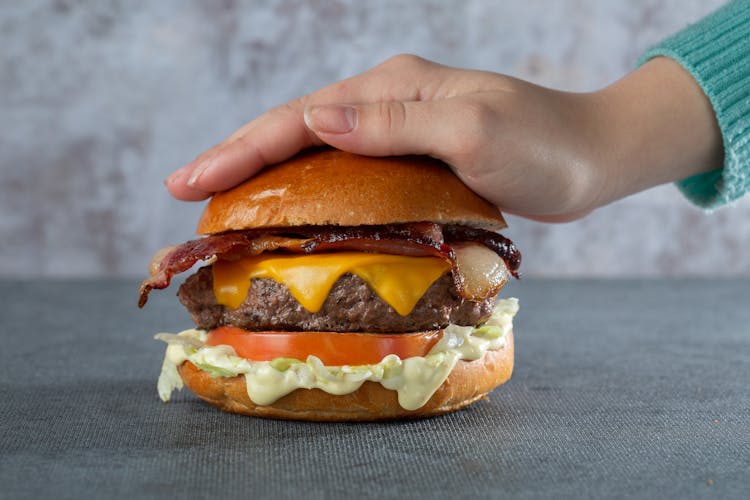 Cheeseburger With Bacon