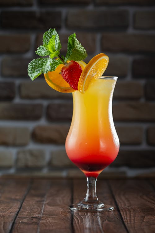 Kostenloses Stock Foto zu alkohol, cocktail, frucht
