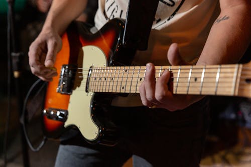 Kostnadsfri bild av elgitarr, gitarrist, instrument