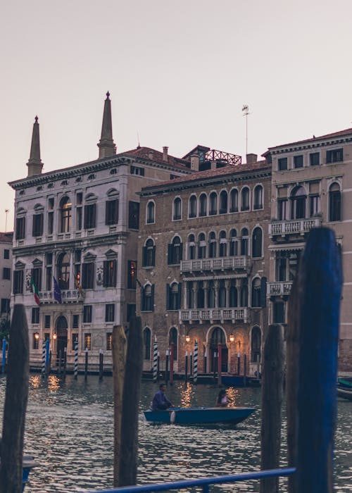 Fotobanka s bezplatnými fotkami na tému Benátky, benátsky, budovy