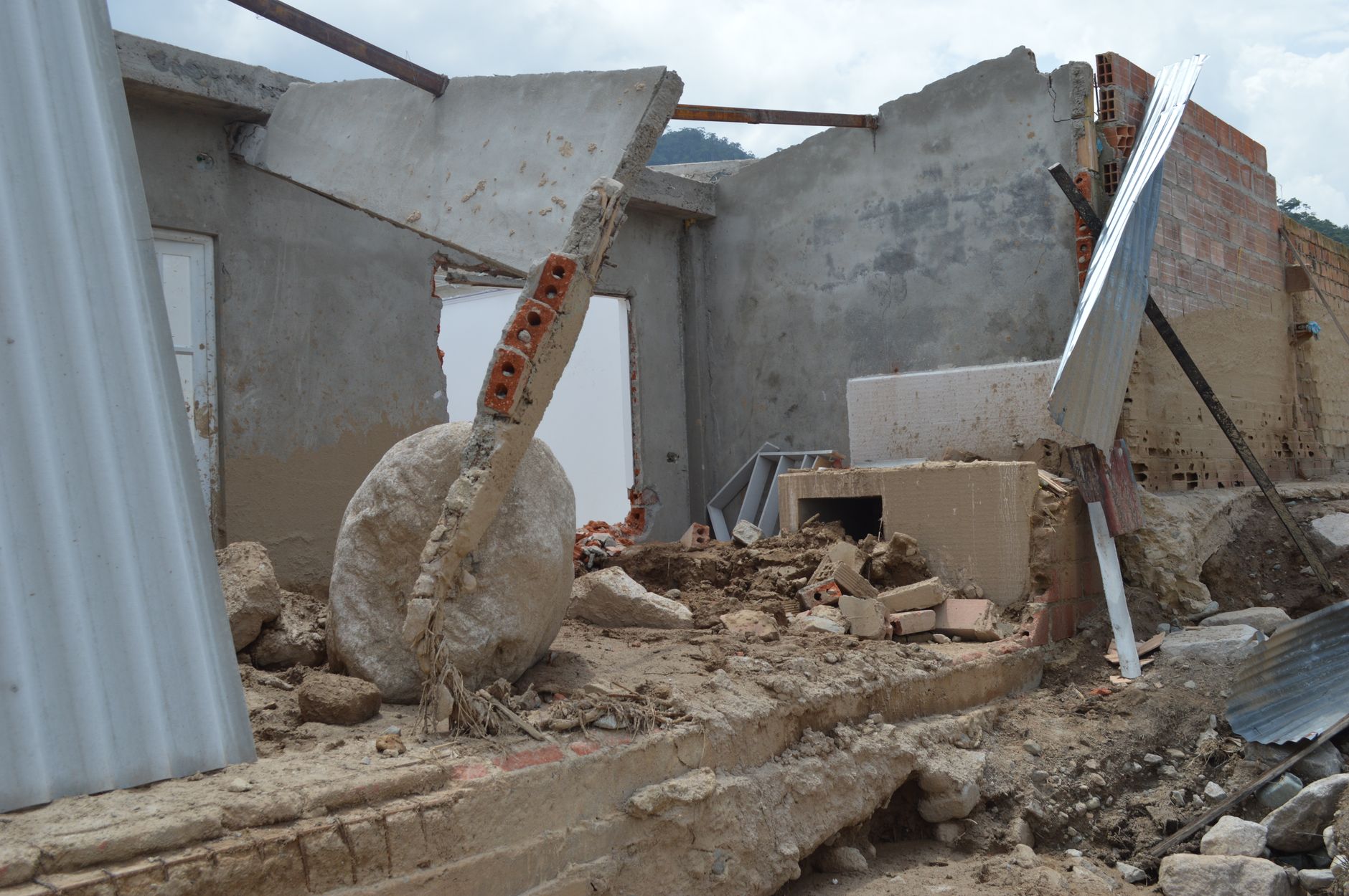 Venezuela's earthquake response: A country left to shake alone
