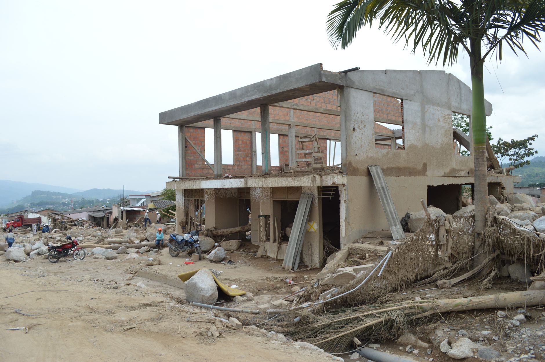 Venezuela's Earthquake Ruins Are Being Bulldozed — And the Dead Are Still Underneath