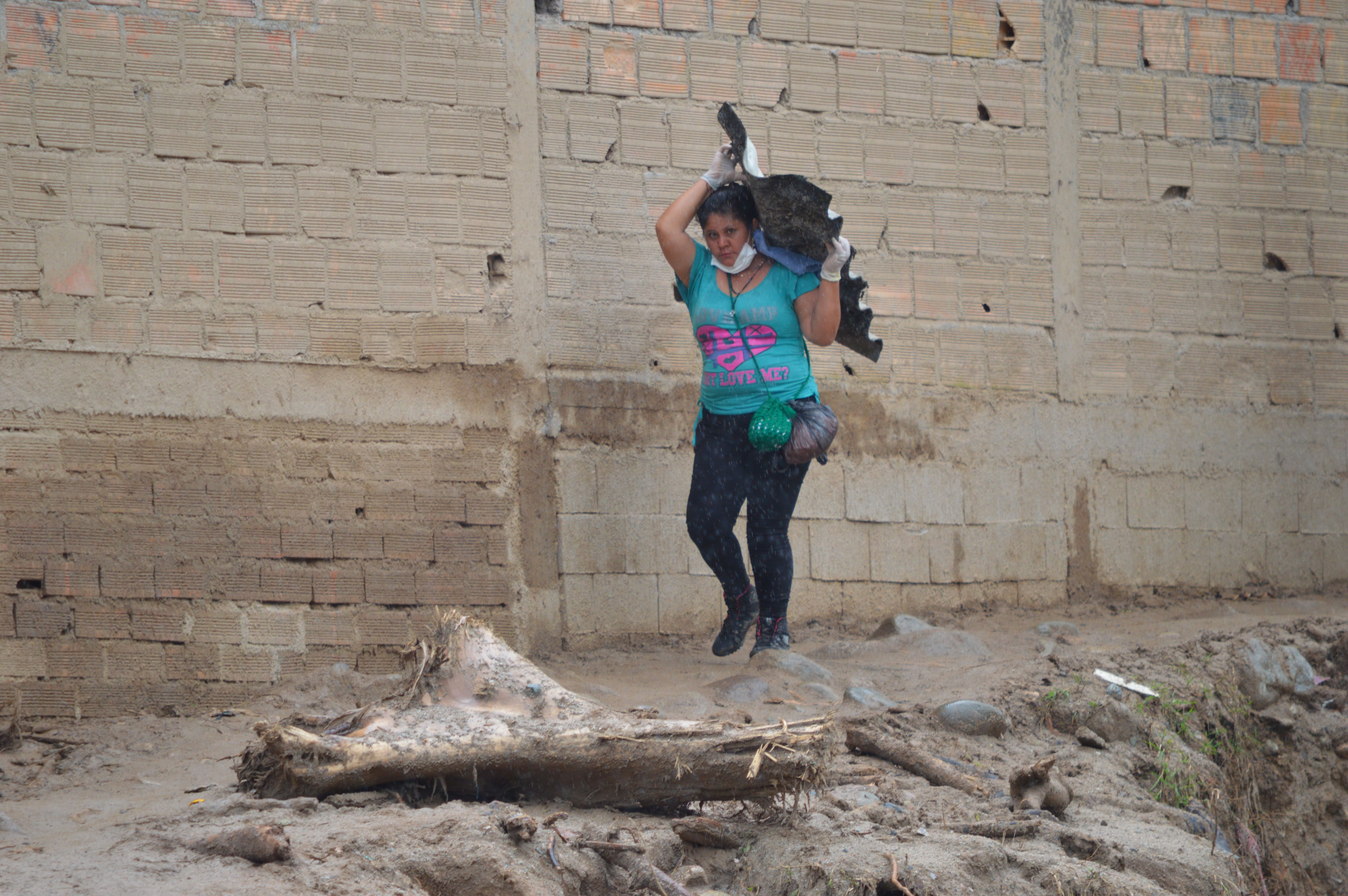 Sobe para 2.645 número de mortos em terremotos na Venezuela