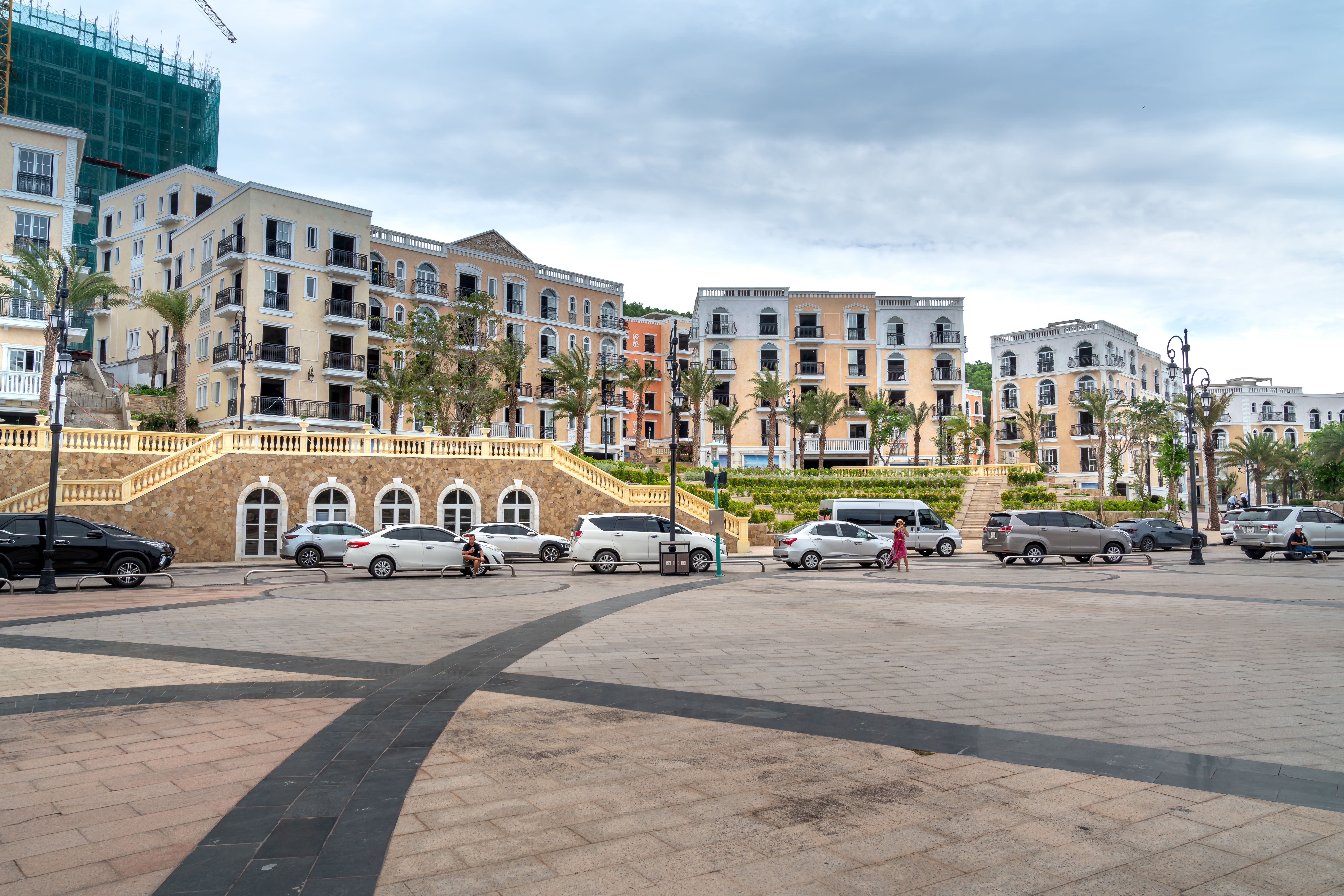 Select Megaworld Lifestyle Malls return to regular operating hours — Photo by Quang Nguyen Vinh on Pexels
