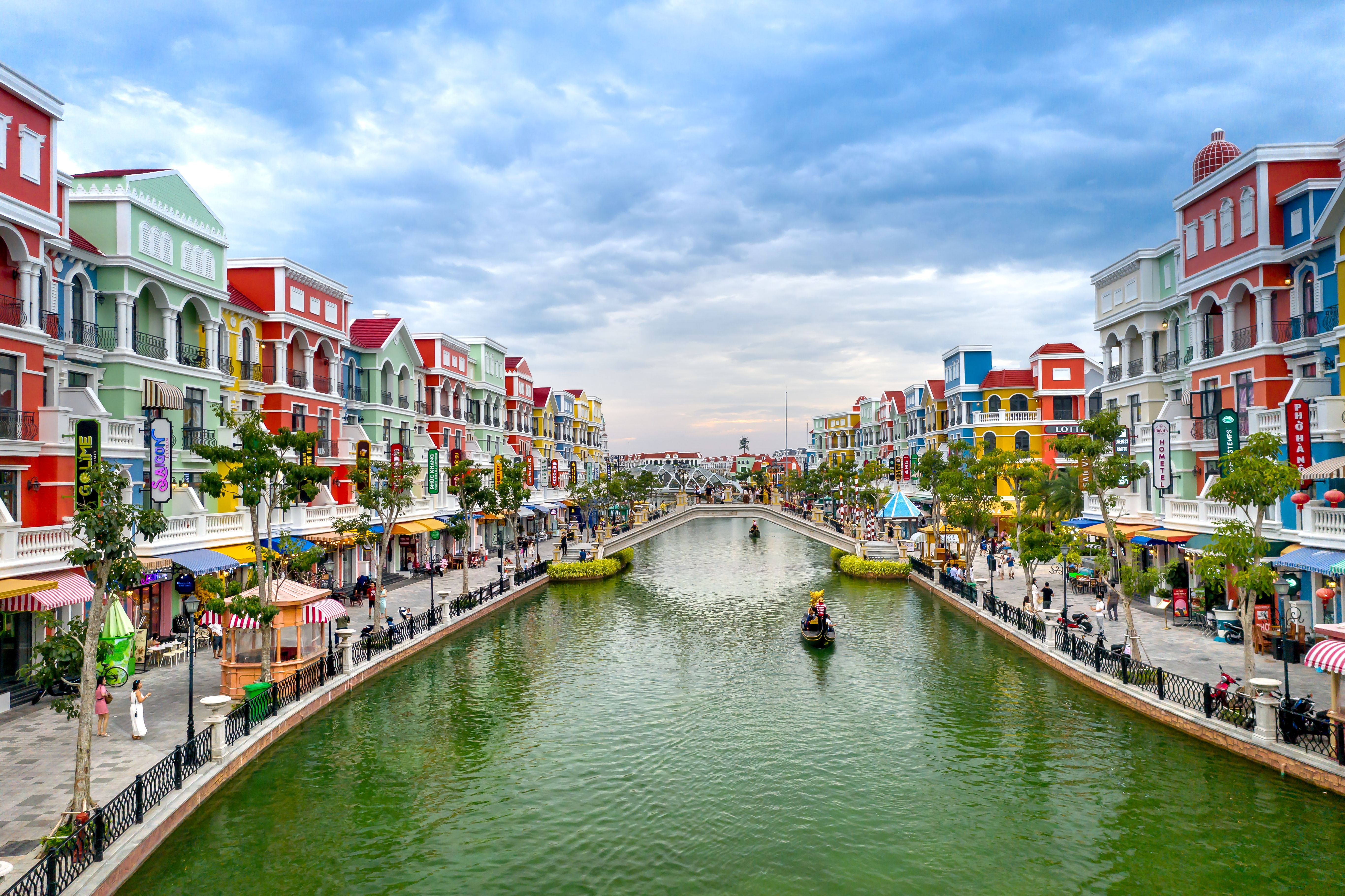 Hangzhou Grand Canal — The Canal Promenade Walk