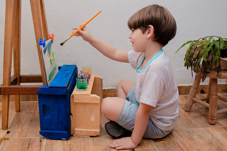 Child While Painting 