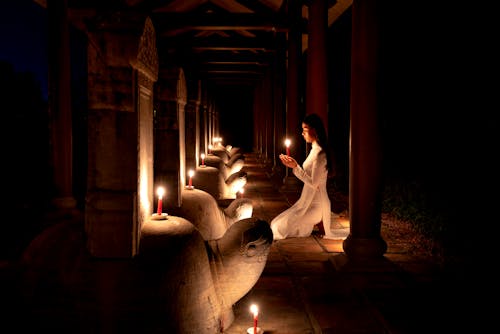 Immagine gratuita di candele, cerimonia, donna