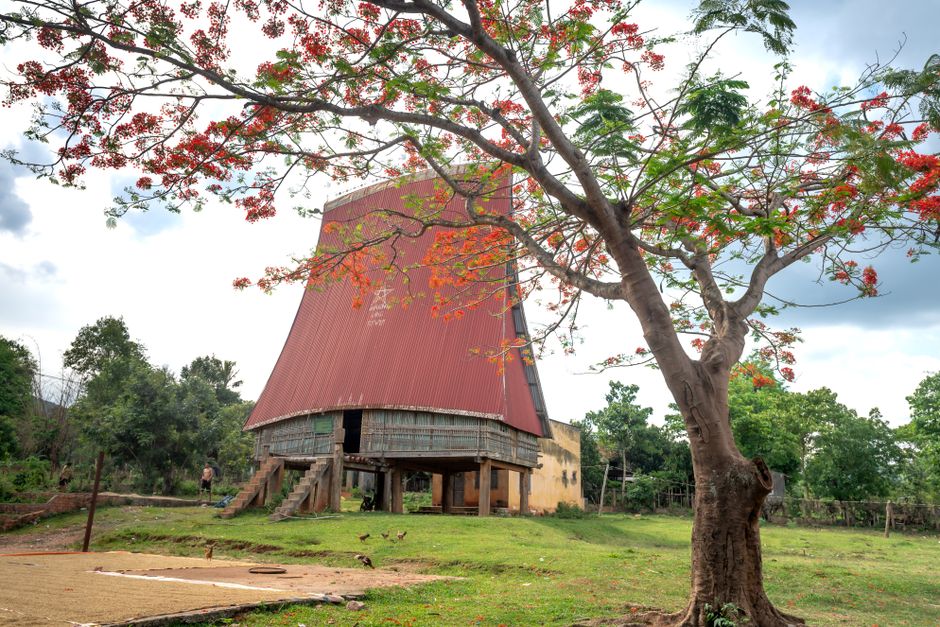 Understanding Ethnic Diversity: The Vietnam Museum of Ethnology Understanding Ethnic Diversity: The Vietnam Museum of Ethnology