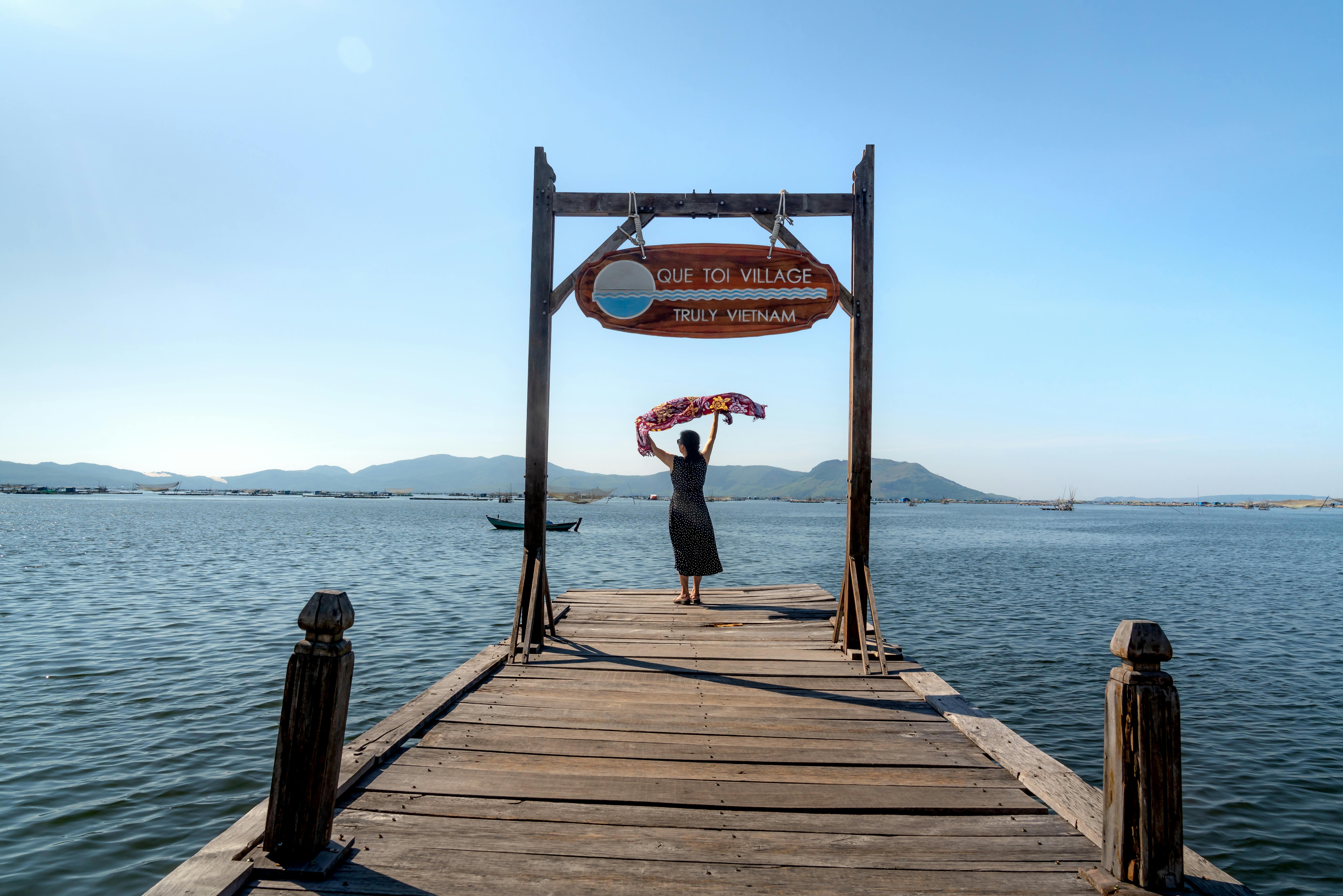 Illustration de l'article : Pourquoi certaines destinations deviennent soudain incontournables… et ce que cela dit vraiment de notre manière de voyager