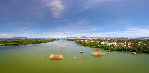 Foto d'estoc gratuïta de cel blau, cos d'aigua, foto des d'un dron