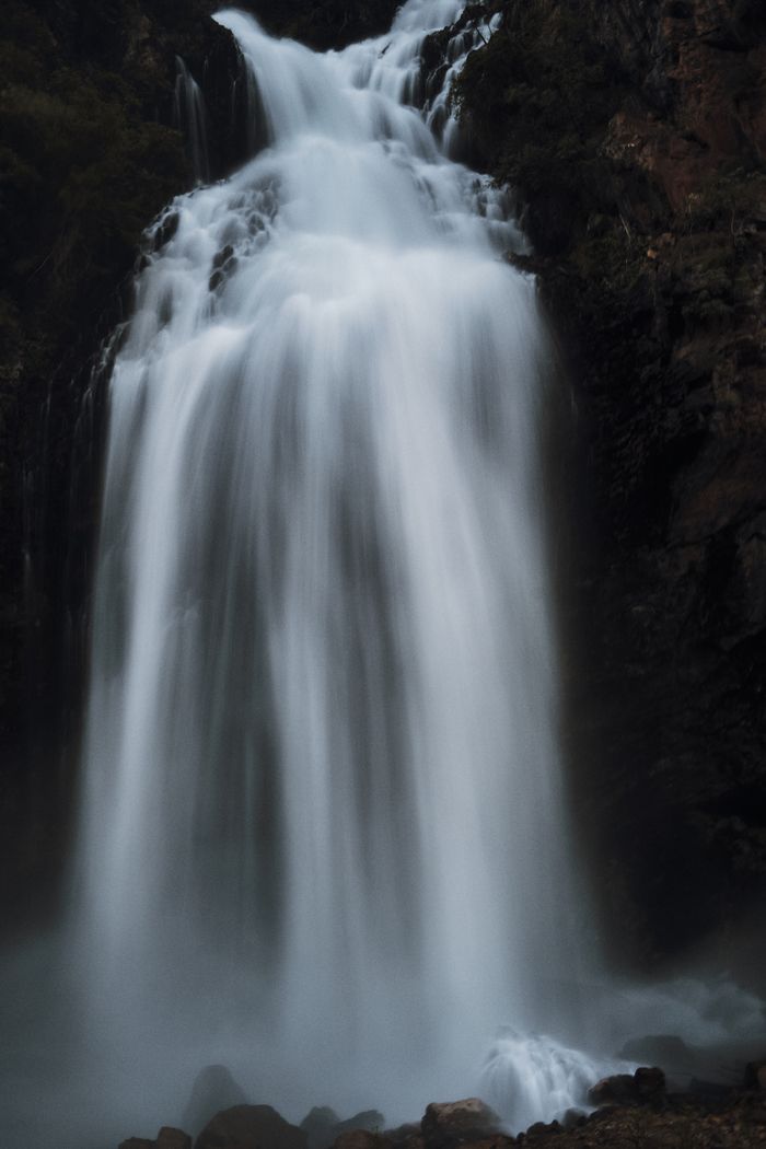 Long-exposure waterfall by Selman Arif Golbasi on Pexels
