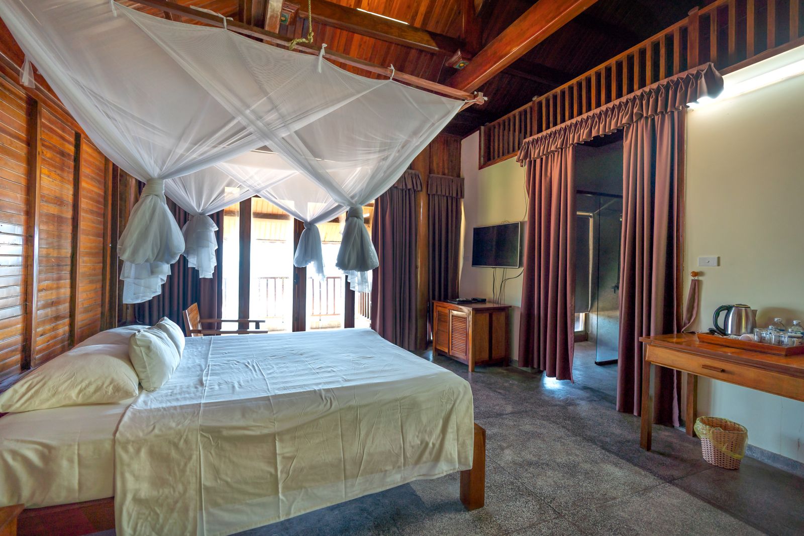 Elegant suite with island views