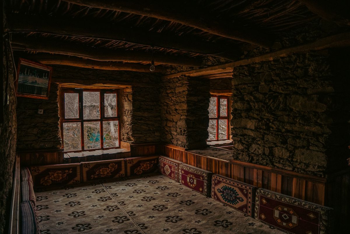 Interior de masía vacío