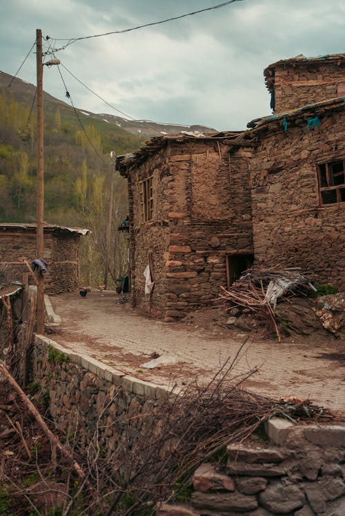 Foto profissional grátis de aldeia histórica, ancião, bairro