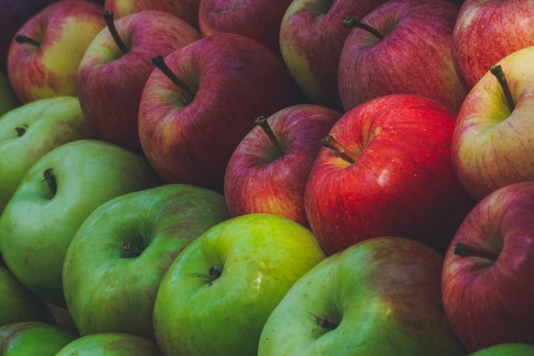 Red And Green Apples