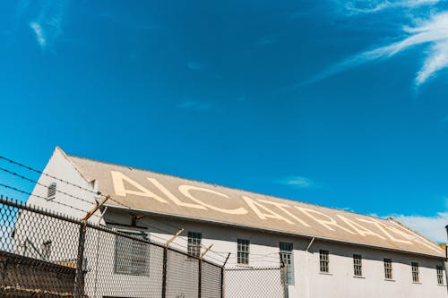 Immagine gratuita di alcatraz, cielo azzurro, facciata di edificio