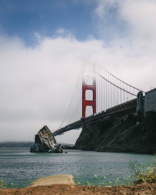 Free Golden Gate Bridge Under Cloudy Sky Stock Photo