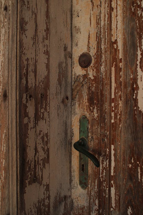 Bezpłatne Darmowe zdjęcie z galerii z drewniane drzwi, gałka, klamka Zdjęcie z galerii