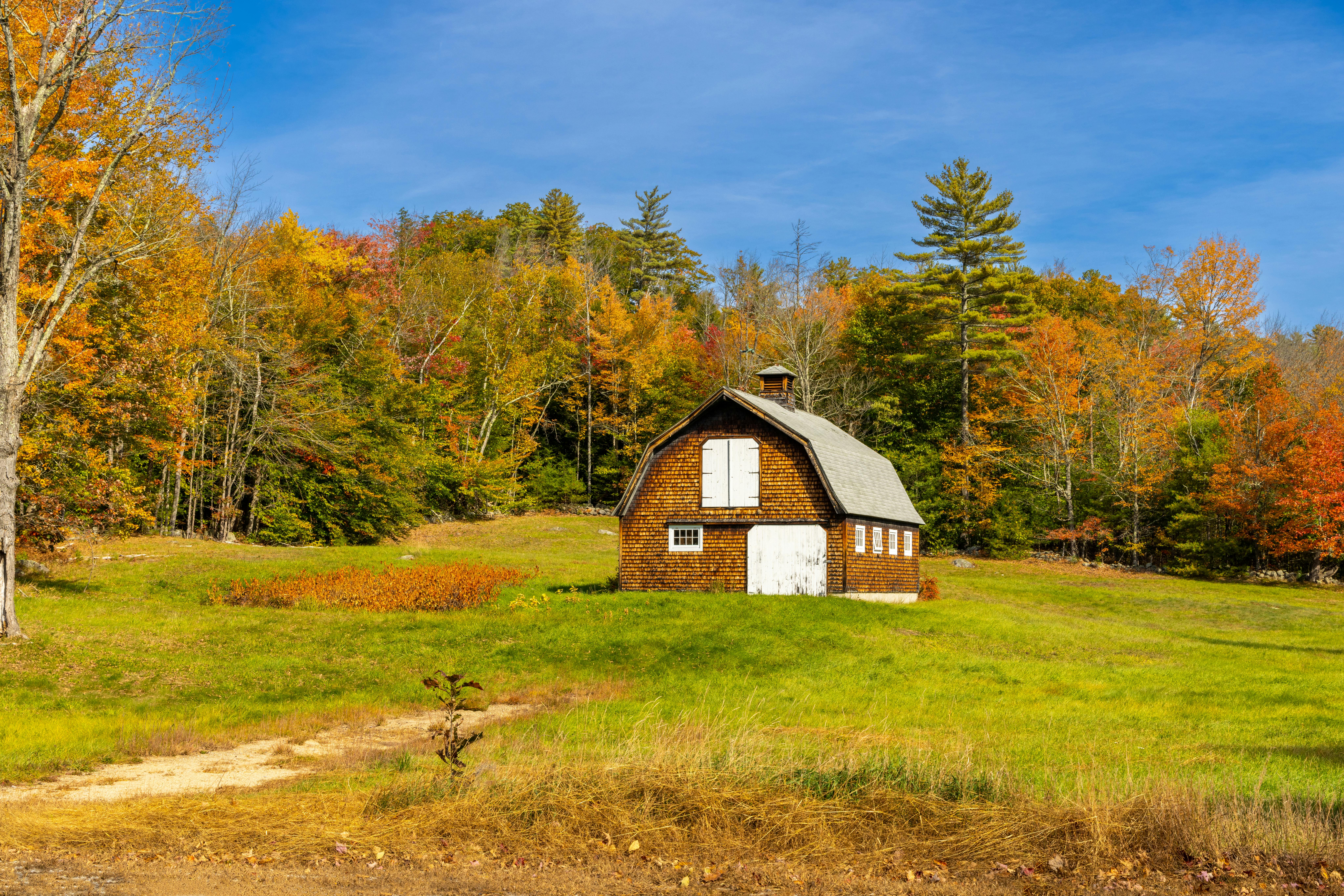 Does a pole barn need footings?