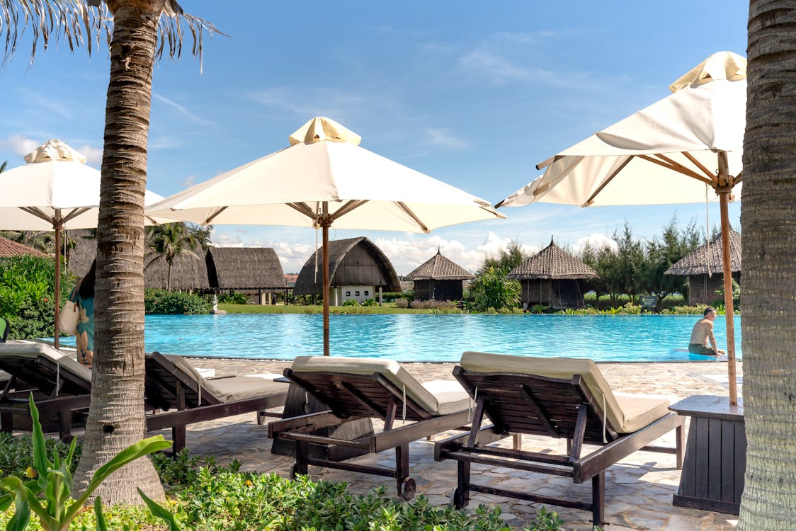 Swimming Pool in Exotic Resort · Free Stock Photo