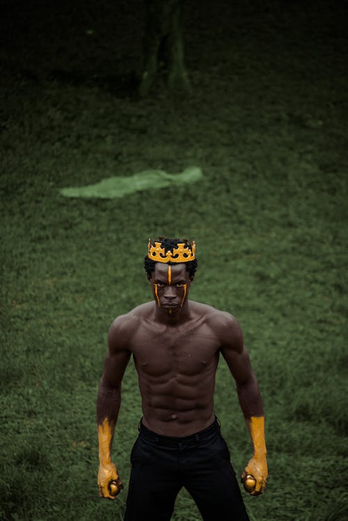 คลังภาพถ่ายฟรี ของ การยืน, ชายชาวแอฟริกันอเมริกัน, ทอง