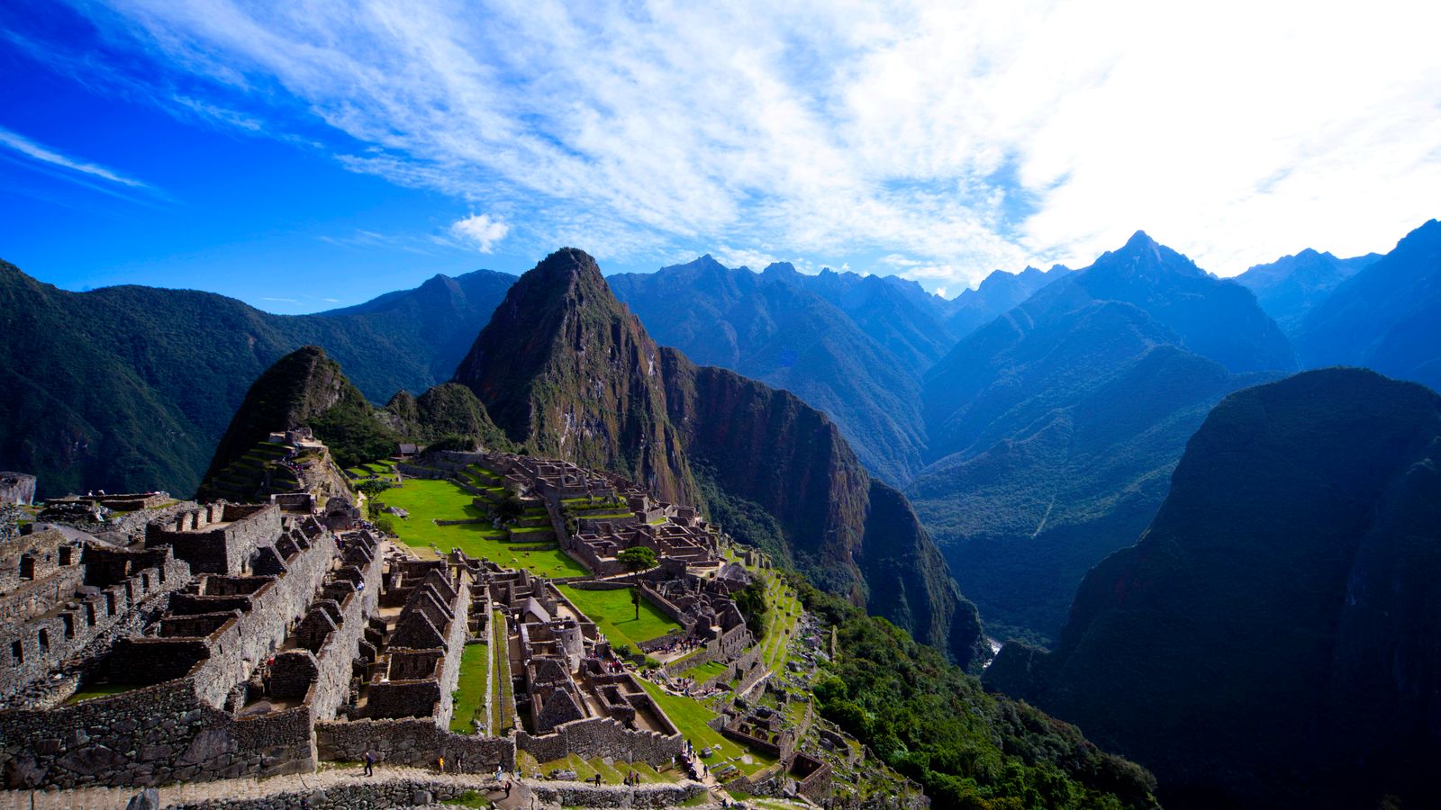Ruínas de Machu Picchu e montanhas no Peru.