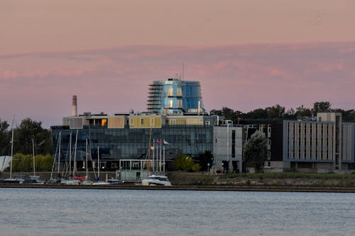 Fotobanka s bezplatnými fotkami na tému architektúra, budova, člny