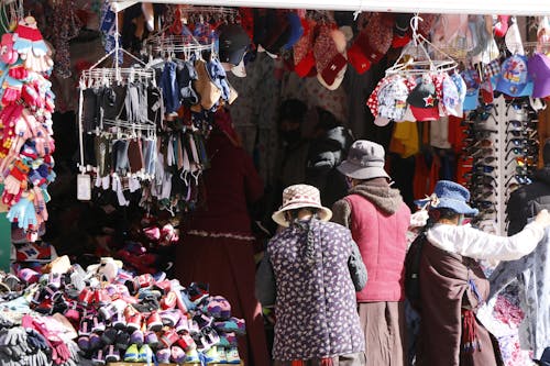 Foto d'estoc gratuïta de acció, carrer, comercialitzar