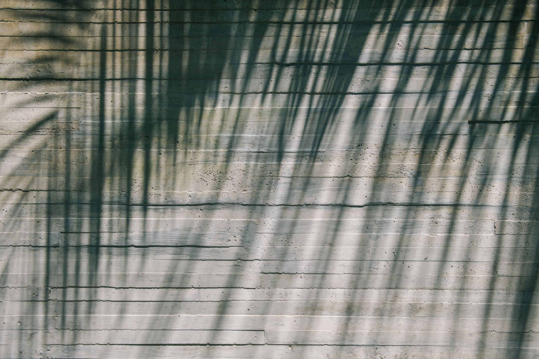 Schatten & Abstrakt – Reduziertes Wunderschön Hintergrundbild (von Tim Mossholder, 8256×5504, #14046314)