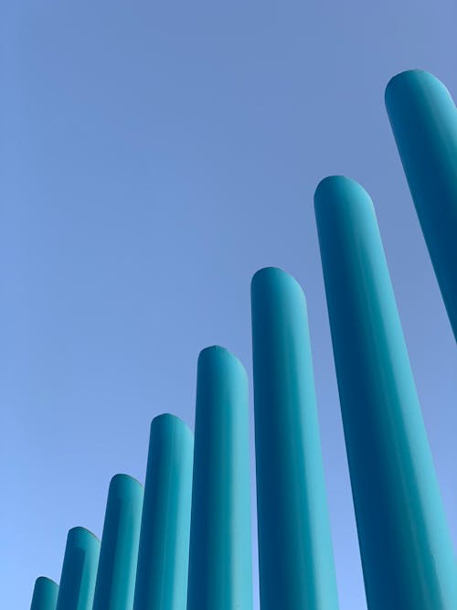 Darmowe zdjęcie z galerii z czyste błękitne niebo, filary, kolumny