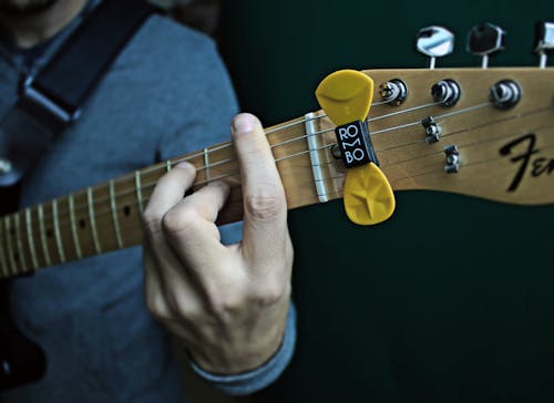 Kostnadsfria Kostnadsfri bild av elgitarr, gitarr tillbehör, gitarrist Stock foto