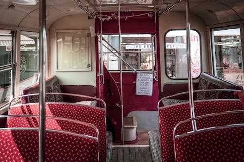 Fotobanka s bezplatnými fotkami na tému autobus, okno, sedadlá