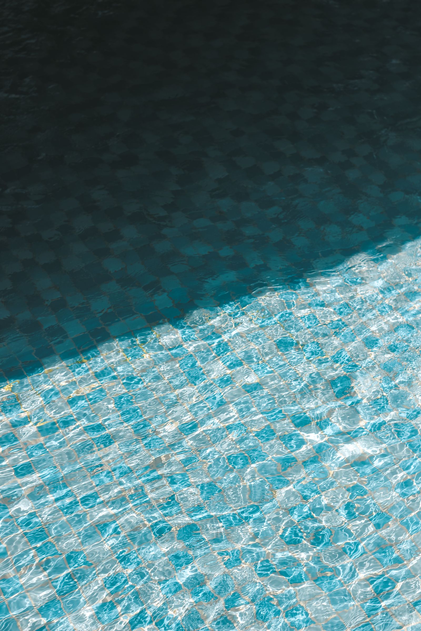 Clean tiled pool with sunlight dappling water — Guide to Digital Marketing Agency Reporting What to Expect