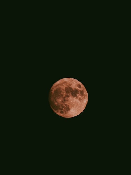 ay fotoğrafçılığı, dikey atış, Dolunay içeren Ücretsiz stok fotoğraf