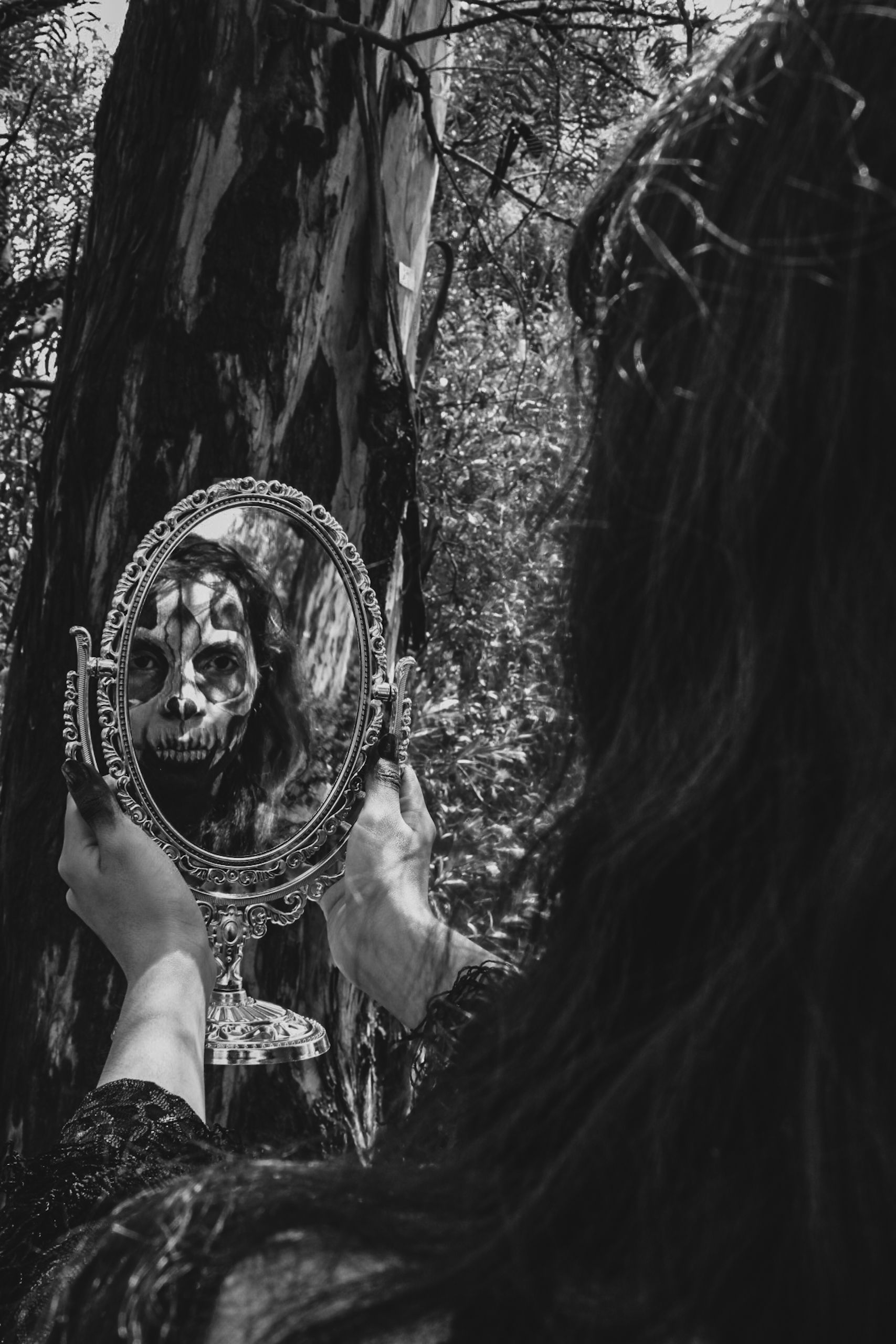 Posing Woman Reflection in Mirror · Free Stock Photo