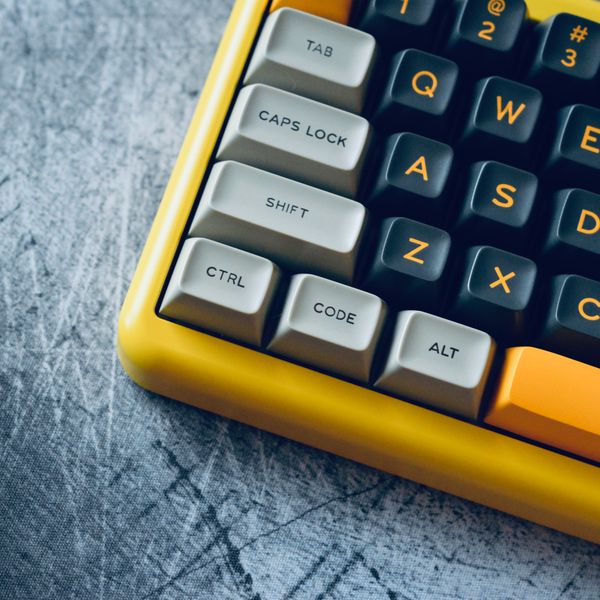 Teclado de computador, ilustrando o assunto "newsletter"