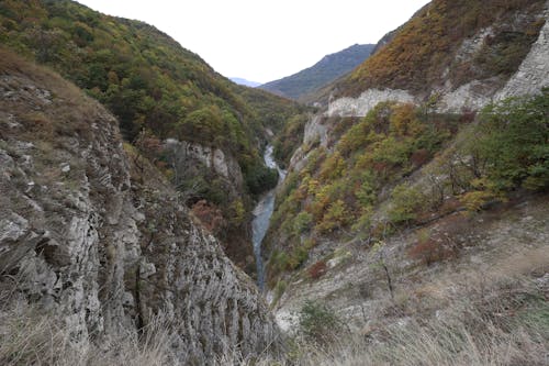 dağlar, doğa, ırmak içeren Ücretsiz stok fotoğraf