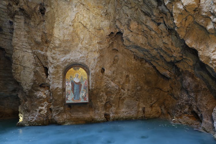 Proval Lake Inside Mashuk Mountain