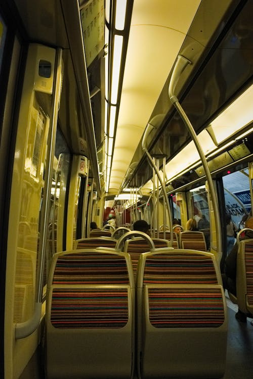 公共交通機関, 垂直ショット, 座席の無料の写真素材