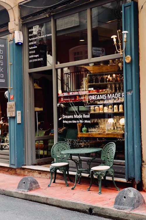 Table and Chairs at the Storefront