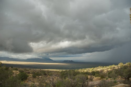 Kostenloses Stock Foto zu landschaft, sturm, wolken