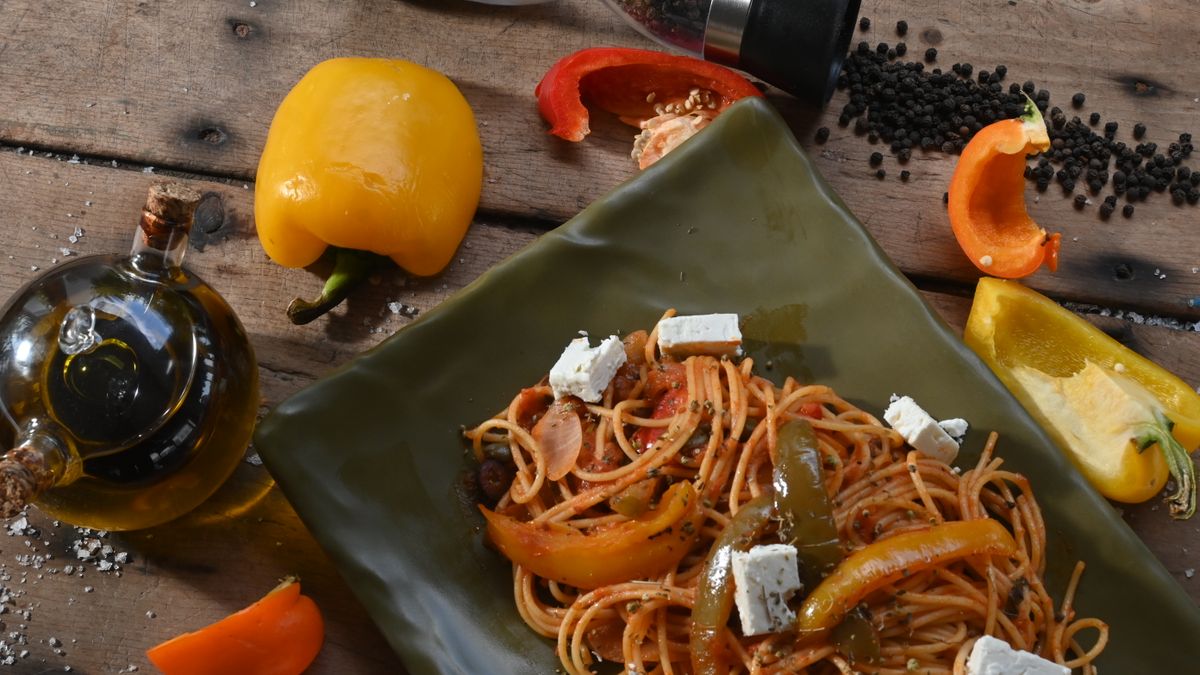 Cold Greek-style pasta