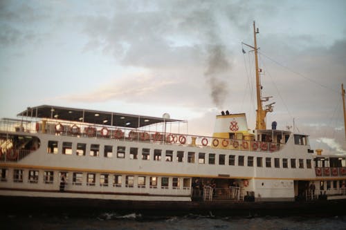 Kostenloses Stock Foto zu kreuzfahrt, wassertransport