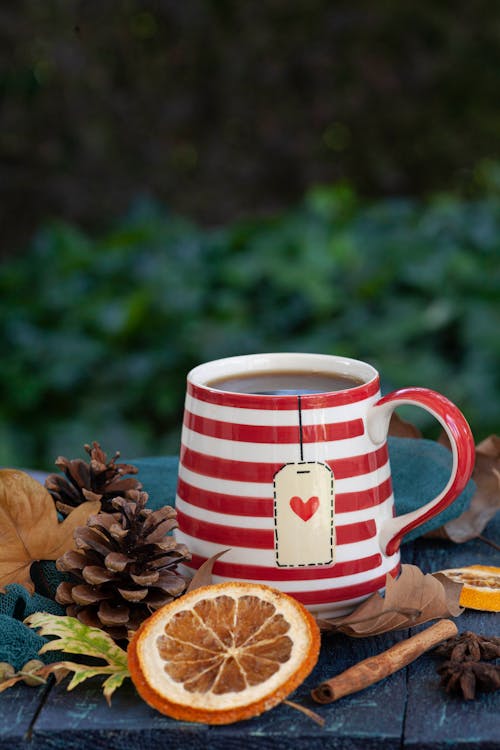 Çay bardağı, dekorasyon, dikey atış içeren Ücretsiz stok fotoğraf
